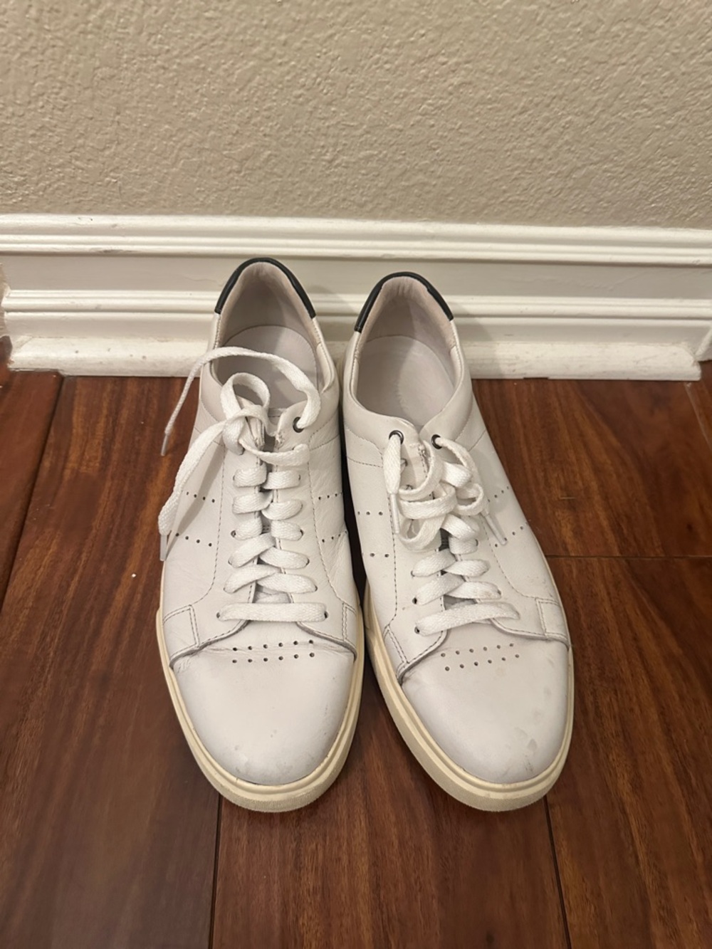 Vince Men’s White Leather Low-Top Sneakers with Black Heel Tab